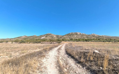 Herverkoop - Landhuis -
Yecla