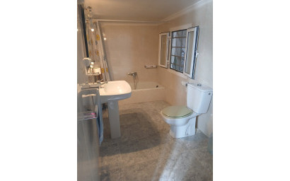 Revente - Maison mitoyenne -
Yecla