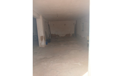 Revente - Maison mitoyenne -
Yecla