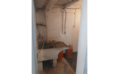 Revente - Maison mitoyenne -
Yecla