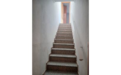 Revente - Maison mitoyenne -
Yecla