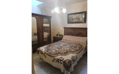 Revente - Maison mitoyenne -
Yecla