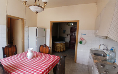 Revente - Maison mitoyenne -
Yecla