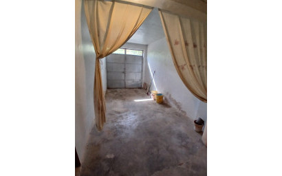 Revente - Maison mitoyenne -
Yecla