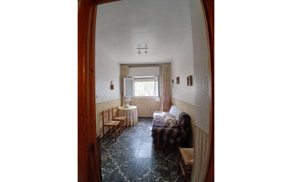 Revente - Maison mitoyenne -
Yecla