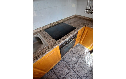 Revente - Maison mitoyenne -
Yecla