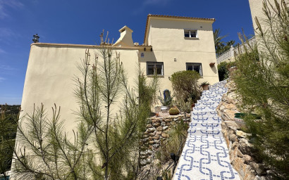 Revente - Villa -
Villamartín