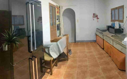 Resale - Finca / Country Property -
Almansa