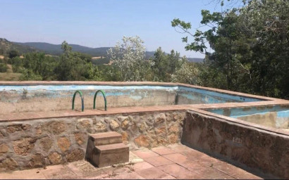 Resale - Finca / Country Property -
Almansa