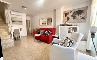 Revente - Maison mitoyenne -
La Mata