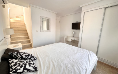 Revente - Maison mitoyenne -
La Mata