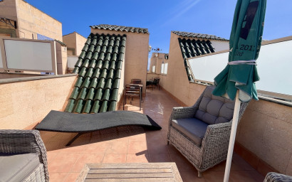 Revente - Maison mitoyenne -
La Mata