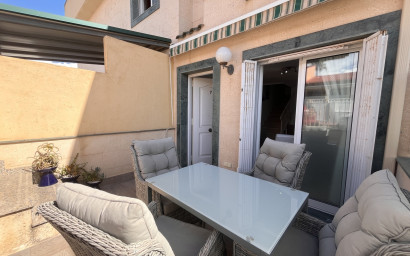 Revente - Maison mitoyenne -
La Mata