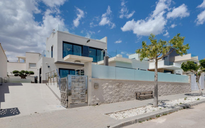 Resale - Villa -
San Miguel de Salinas - Cerro Del Sol