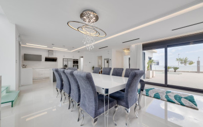 Resale - Villa -
San Miguel de Salinas - Cerro Del Sol