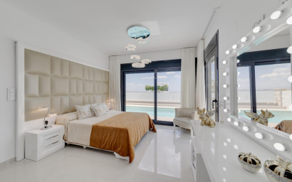 Resale - Villa -
San Miguel de Salinas - Cerro Del Sol