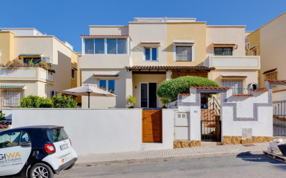 Resale - Townhouse -
Orihuela Costa - La Florida