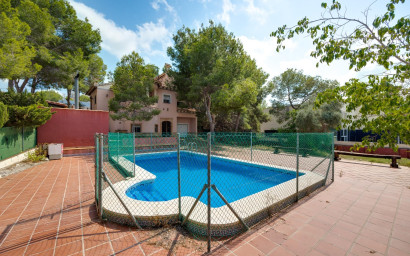 Herverkoop - Villa -
San Miguel de Salinas - Ciudad de las comunicaciones