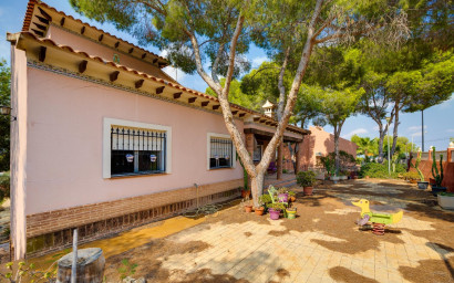 Herverkoop - Villa -
San Miguel de Salinas - Ciudad de las comunicaciones