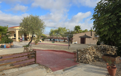 Resale - Villa -
Sax