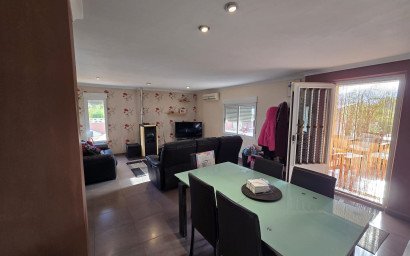 Resale - Villa -
Sax