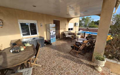 Resale - Villa -
Sax