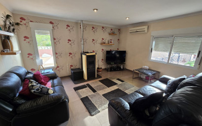 Resale - Villa -
Sax