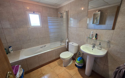 Resale - Villa -
Sax