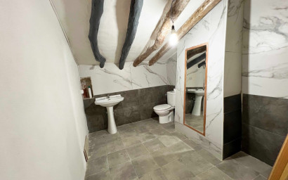 Herverkoop - Herenhuis -
Hondón de los Fráiles