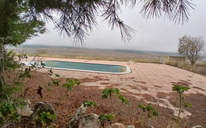 Herverkoop - Landhuis -
Yecla