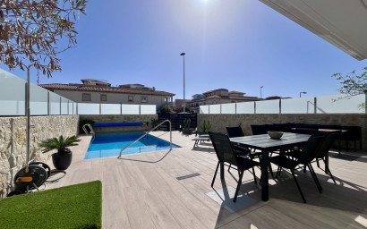 Revente - Villa -
Playa Flamenca