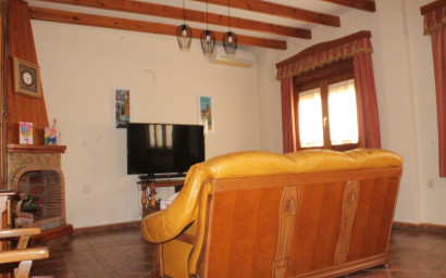 Resale - Townhouse -
Pinoso - Pinoso Alicante