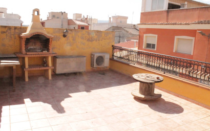 Resale - Townhouse -
Pinoso - Pinoso Alicante