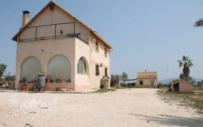 Resale - Finca / Country Property -
Pinoso - Pinoso Alicante