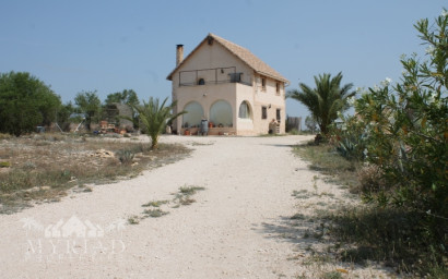 Resale - Finca / Country Property -
Pinoso - Pinoso Alicante