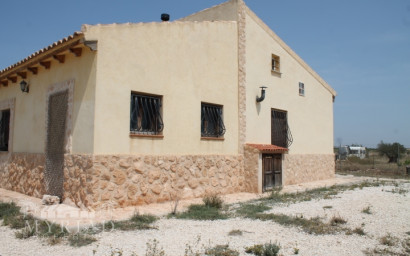 Resale - Finca / Country Property -
Pinoso - Pinoso Alicante