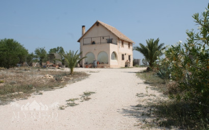 Resale - Finca / Country Property -
Pinoso - Pinoso Alicante