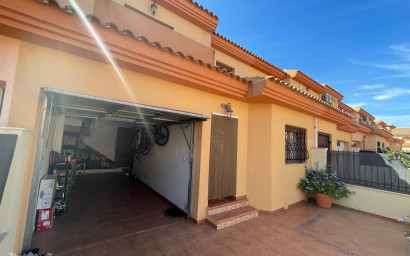 Resale - Townhouse -
Pinoso - Pinoso Alicante