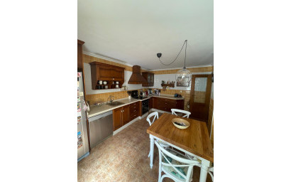 Resale - Townhouse -
Pinoso - Pinoso Alicante