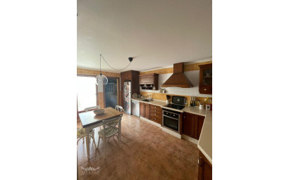 Resale - Townhouse -
Pinoso - Pinoso Alicante