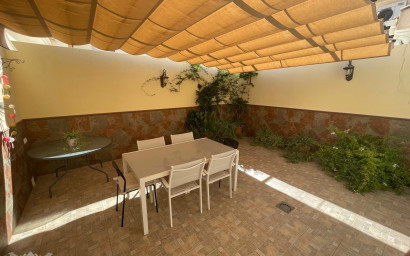 Resale - Townhouse -
Pinoso - Pinoso Alicante