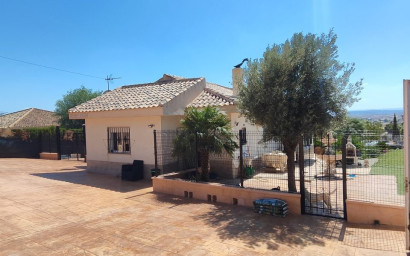 Resale - Villa -
Fortuna