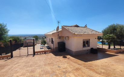 Resale - Villa -
Fortuna