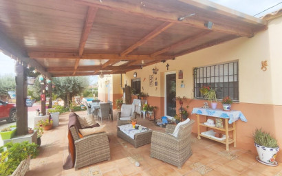 Resale - Villa -
Fortuna