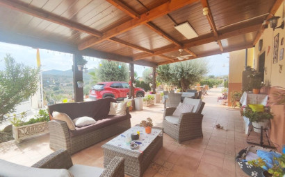 Resale - Villa -
Fortuna