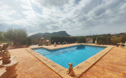 Resale - Villa -
Fortuna