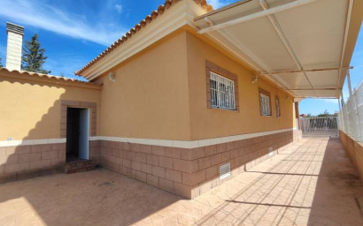 Resale - Villa -
Fortuna