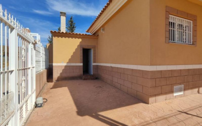 Resale - Villa -
Fortuna