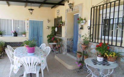 Herverkoop - Landhuis -
Yecla