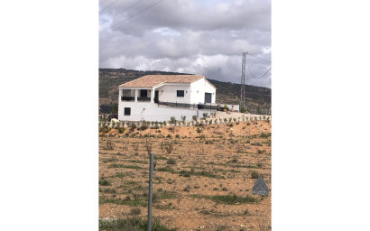 Resale - Villa -
Pinoso - Pinoso Alicante